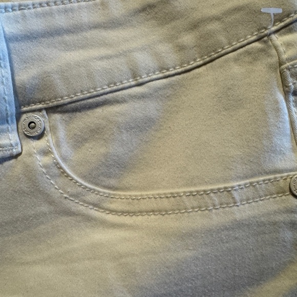 Maurices Women Size 18W White Skinny Jeans Smooth Denim - Picture 5 of 9